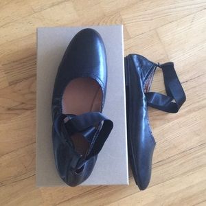 Gentle Souls by Kenneth Cole Ankle Wrap Flats